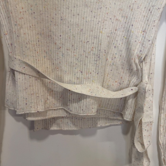 Wild Fable Speckled Rib Knit Wrap Top – Size Small - Picture 7 of 9